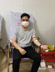 Người lao động Trung tâm Đăng kiểm xe cơ giới Quảng Ngãi tham gia hiến máu tình nguyện